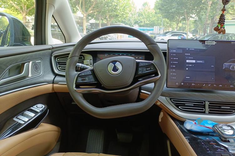 Used Denza D9 2024 DM-i 1050 Luxury Model Steering Wheel