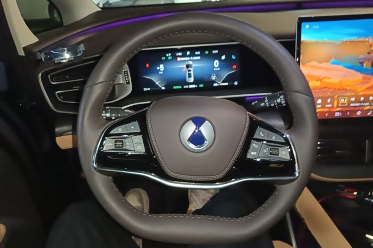 Used Denza D9 2024 DM-i 980 Four-Wheel Drive Prestige Model Steering Wheel
