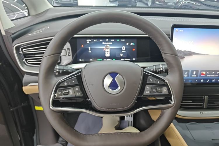Used Denza D9 2024 DM-i 980 Four-Wheel Drive Prestige Model Steering Wheel