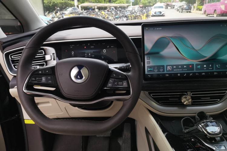 Used Denza D9 2024 DM-i 980 Four-Wheel Drive Prestige Model Steering Wheel