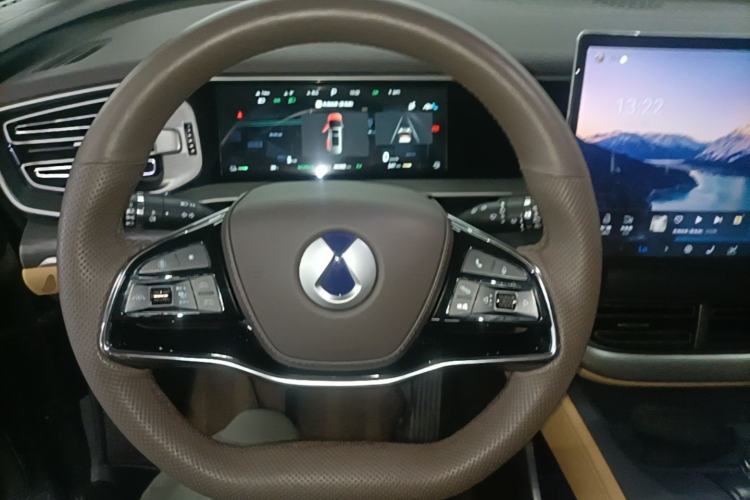 Used Denza D9 2024 DM-i 1050 Luxury Model Steering Wheel