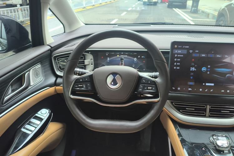 Used Denza D9 2024 DM-i 980 Four-Wheel Drive Prestige Model Steering Wheel