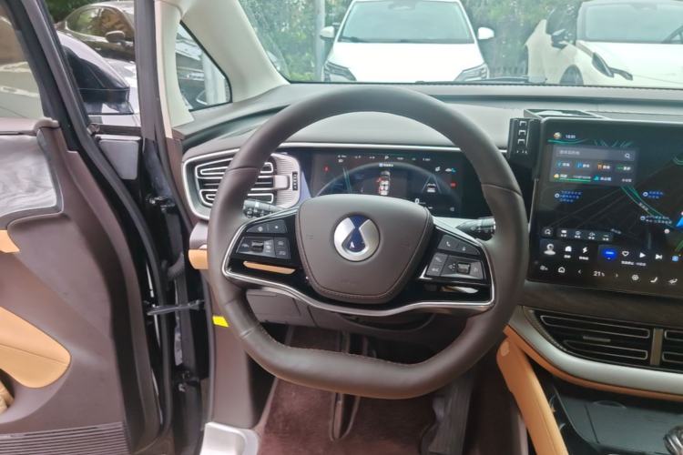 Used Denza D9 2024 DM-i 1050 Luxury Model Steering Wheel