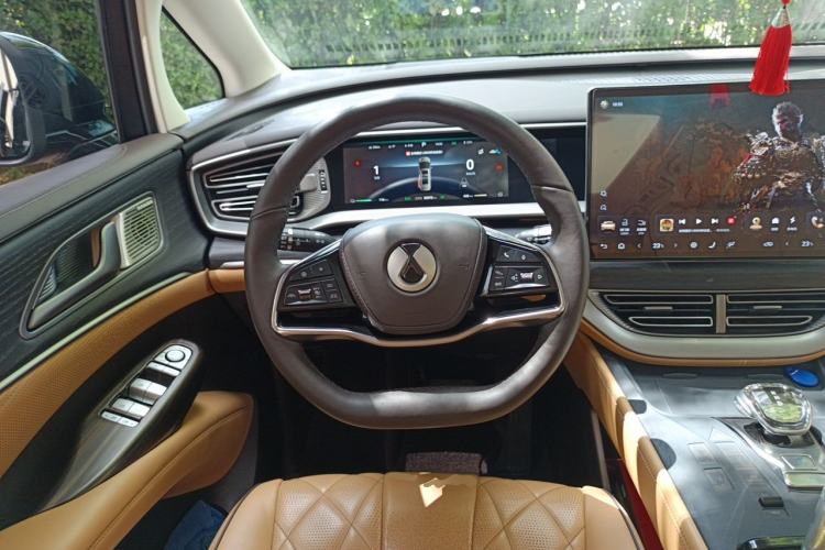Used Denza D9 2024 DM-i 980 Four-Wheel Drive Prestige Model Steering Wheel
