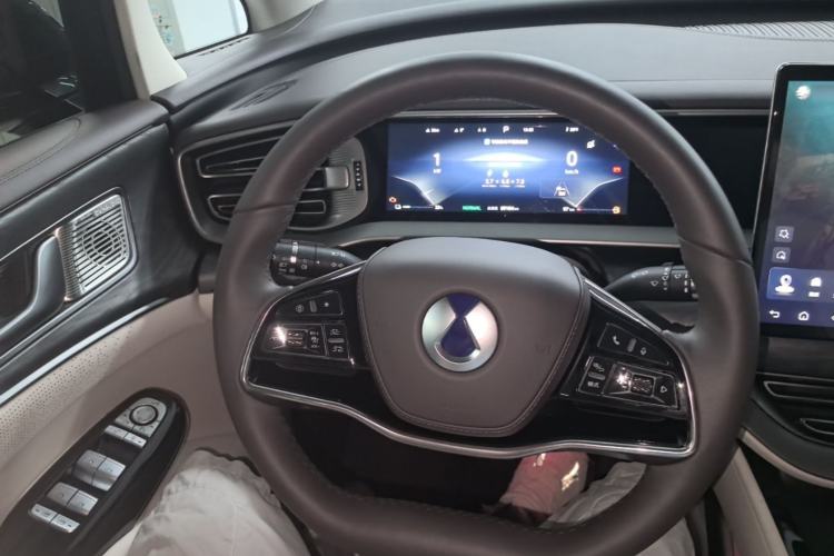 Used Denza D9 2024 DM-i 1050 Luxury Model Steering Wheel