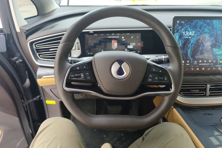 Used Denza D9 2024 DM-i 1050 Luxury Model Steering Wheel