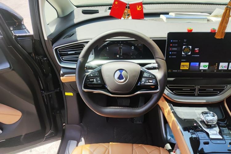 Used Denza D9 2024 DM-i 980 Four-Wheel Drive Prestige Model Steering Wheel