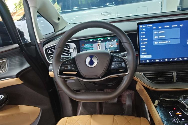 Used Denza D9 2024 DM-i 980 Four-Wheel Drive Flagship Model Steering Wheel