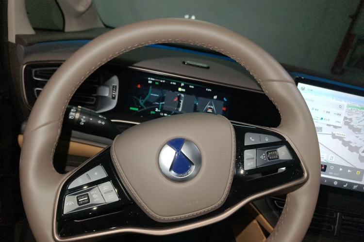 Used Denza D9 2024 EV 600 Four-Wheel-Drive Flagship Model Steering Wheel