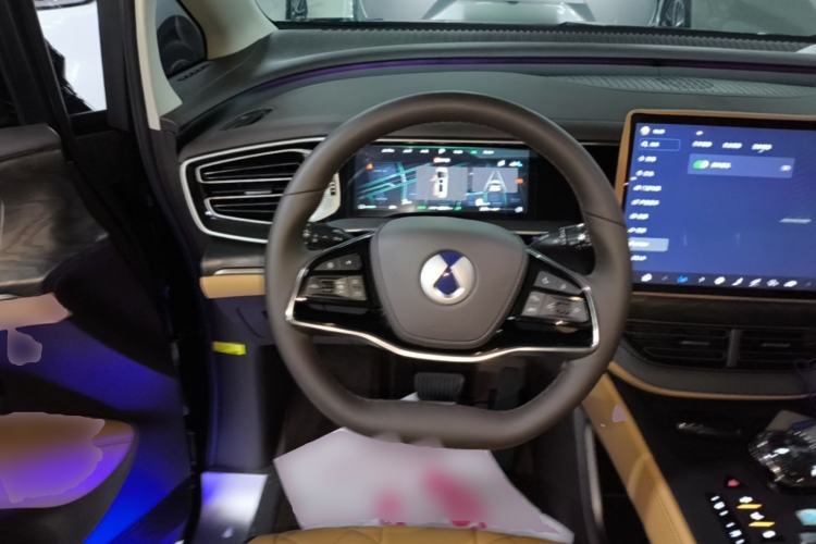 Used Denza D9 2024 DM-i 980 Four-Wheel Drive Prestige Model Steering Wheel