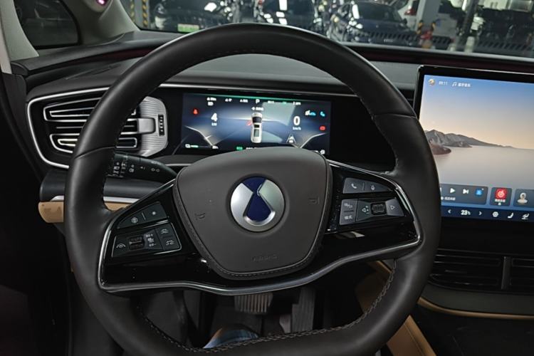 Used Denza D9 2024 DM-i 980 Four-Wheel Drive Flagship Model Steering Wheel