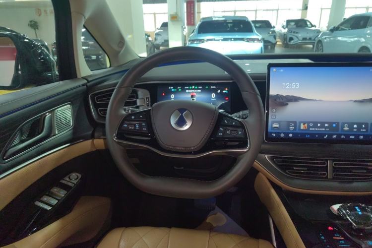 Used Denza D9 2024 EV 600 Four-Wheel-Drive Flagship Model Steering Wheel