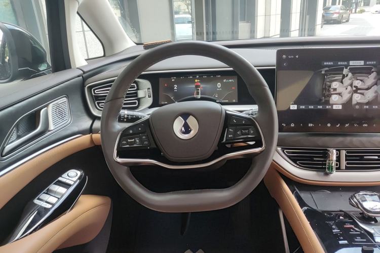 Used Denza D9 2024 DM-i 1050 Luxury Model Steering Wheel