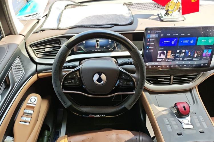 Used Denza D9 2024 DM-i 1050 Luxury Model Steering Wheel