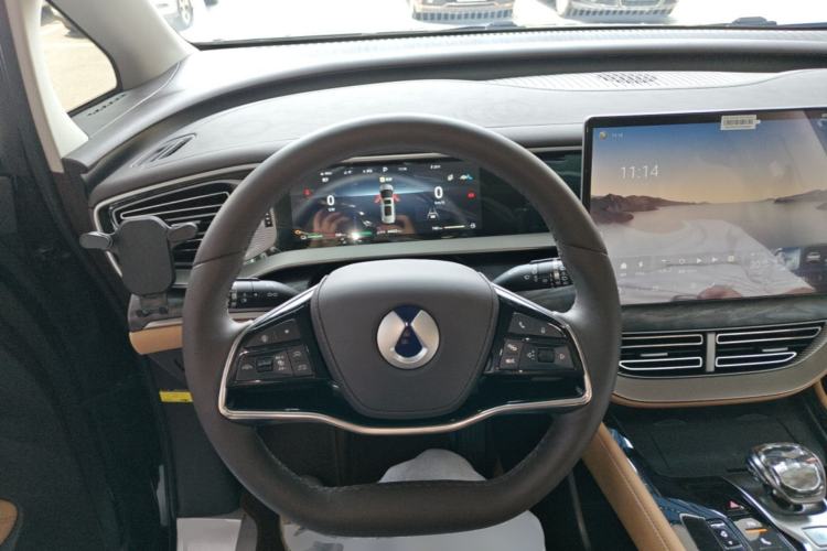 Used Denza D9 2024 DM-i 1050 Luxury Model Steering Wheel