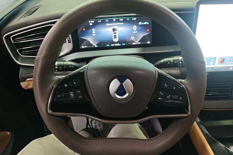 Used Denza D9 2024 DM-i 1050 Luxury Model Steering Wheel