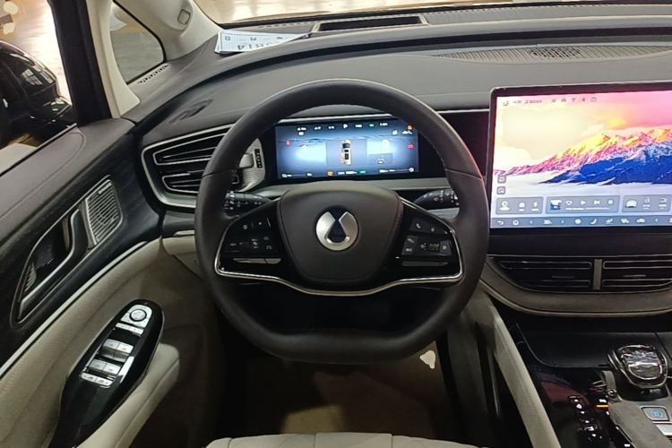 Used Denza D9 2024 DM-i 980 Four-Wheel Drive Flagship Model Steering Wheel