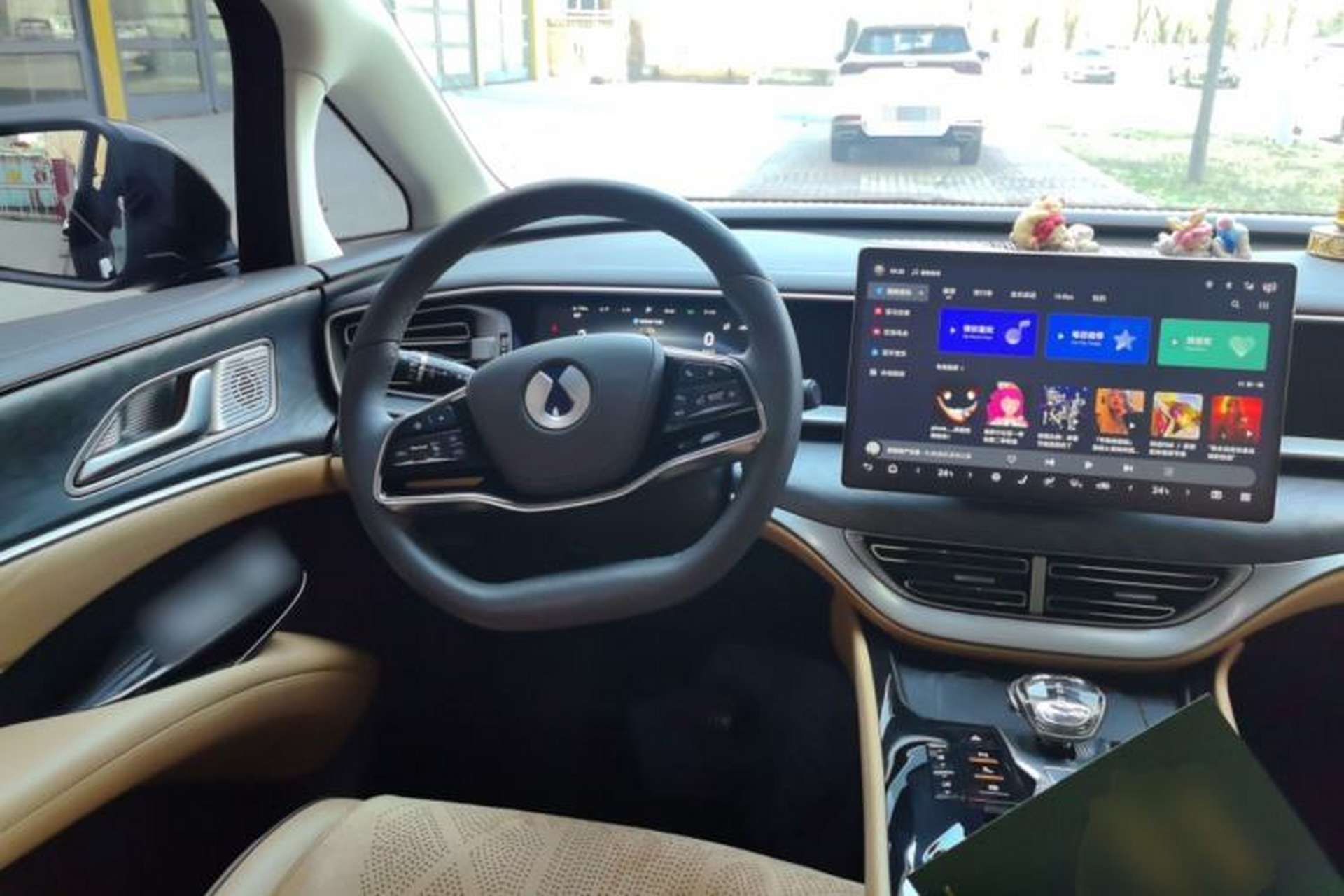 Used Denza D9 2024 DM-i 1050 Luxury Model Steering Wheel
