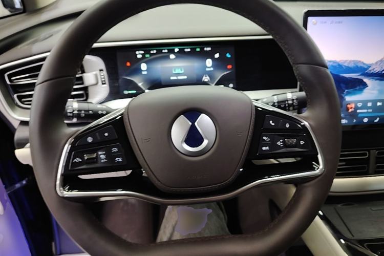Used Denza D9 2024 DM-i 980 Four-Wheel Drive Flagship Model Steering Wheel