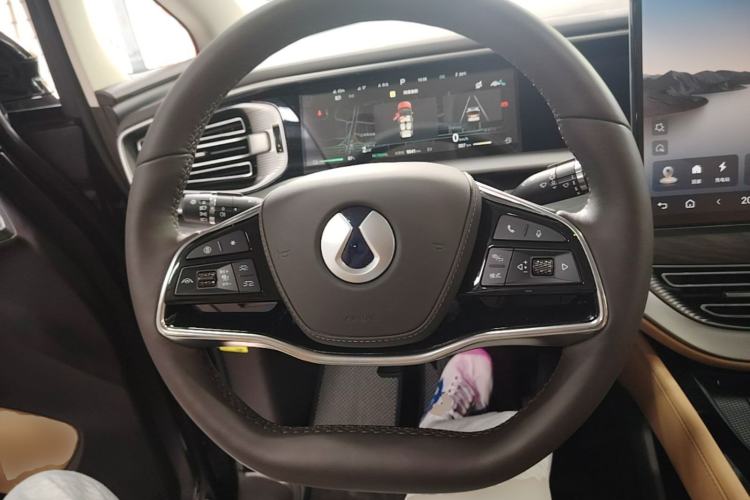 Used Denza D9 2024 DM-i 1050 Luxury Model Steering Wheel