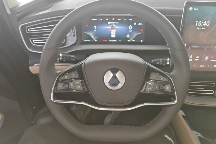 Used Denza D9 2024 DM-i 980 Four-Wheel Drive Prestige Model Steering Wheel