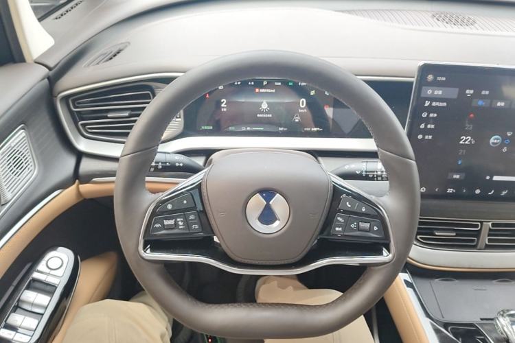 Used Denza D9 2024 EV 600 Four-Wheel-Drive Flagship Model Steering Wheel
