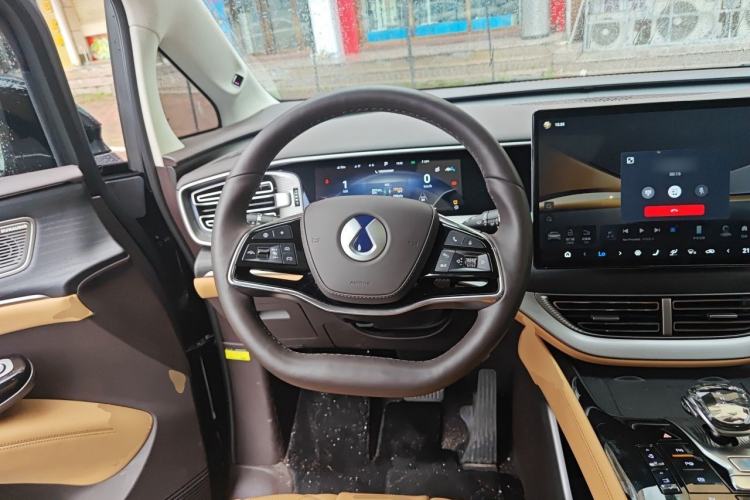 Used Denza D9 2024 DM-i 980 Four-Wheel Drive Prestige Model Steering Wheel