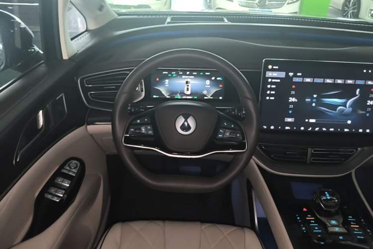 Used Denza D9 2024 DM-i 980 Four-Wheel Drive Flagship Model Steering Wheel