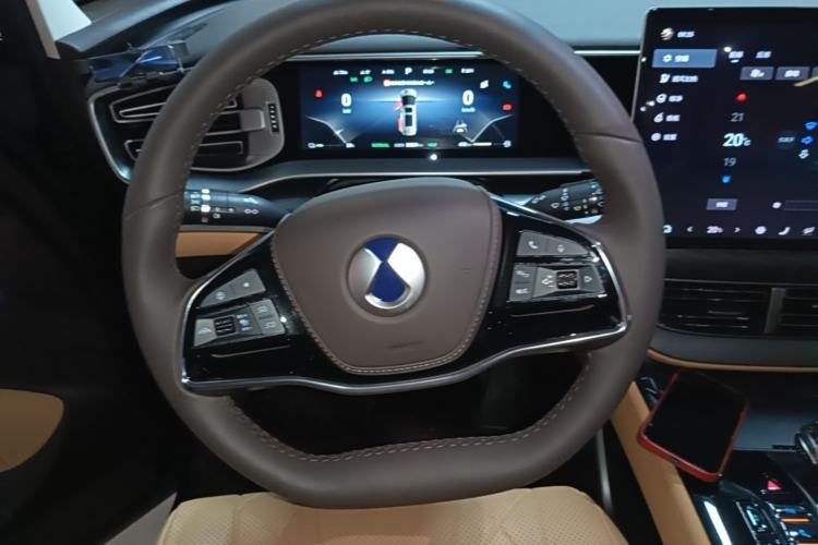 Used Denza D9 2024 DM-i 980 Four-Wheel Drive Prestige Model Steering Wheel