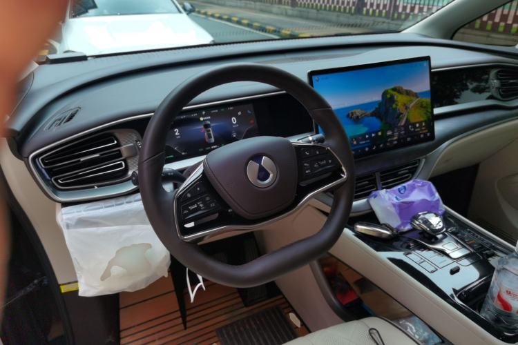 Used Denza D9 2024 DM-i 1050 Luxury Model Steering Wheel
