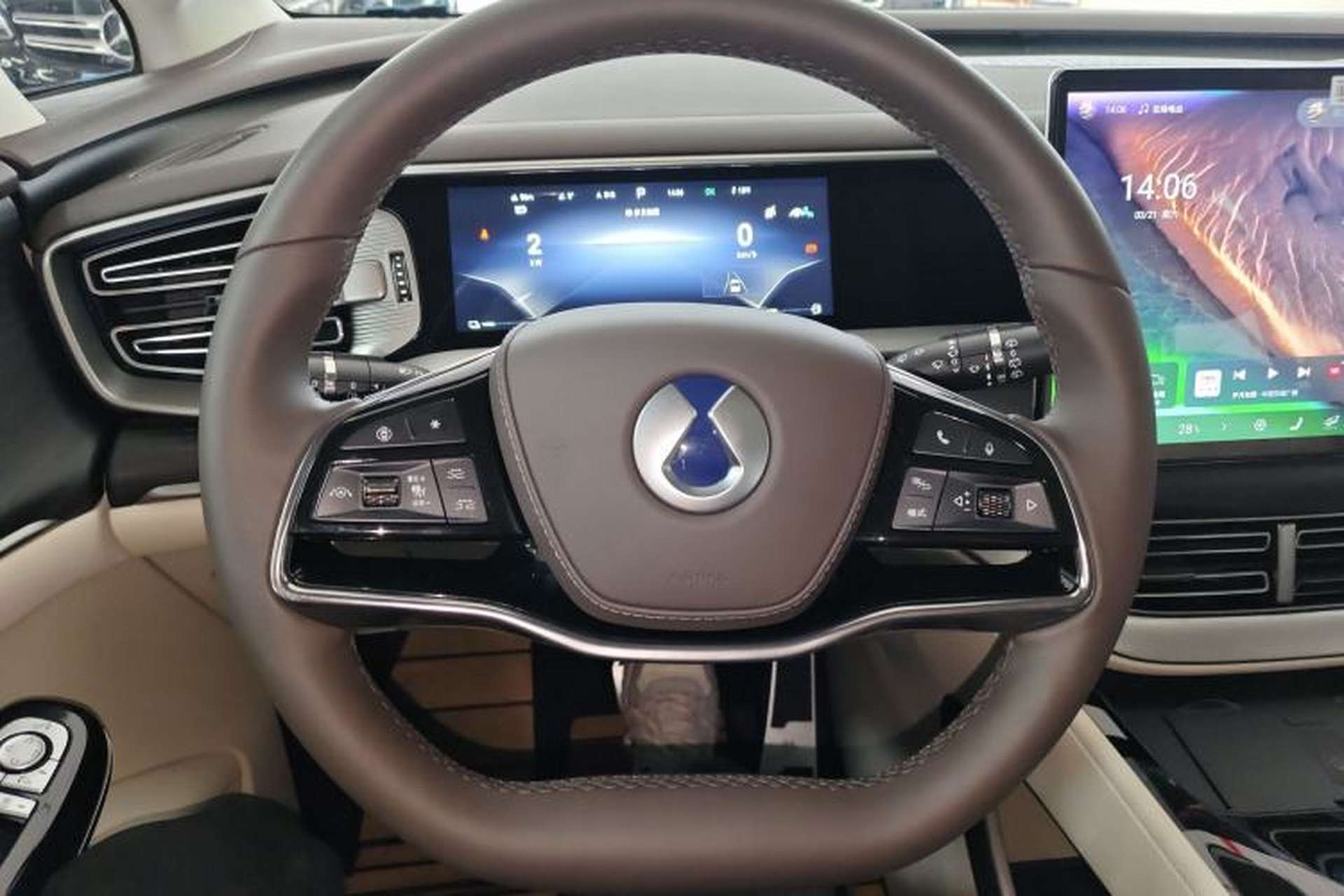 Used Denza D9 2024 DM-i 980 Four-Wheel Drive Flagship Model Steering Wheel