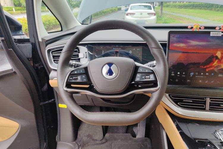 Used Denza D9 2024 DM-i 1050 Luxury Model Steering Wheel