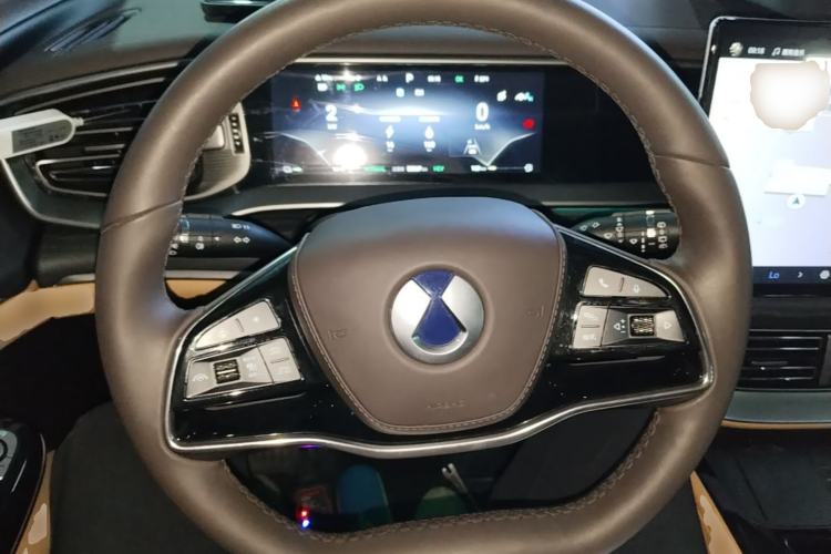 Used Denza D9 2024 DM-i 980 Four-Wheel Drive Prestige Model Steering Wheel