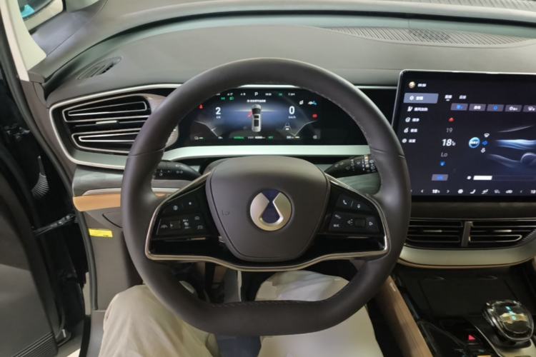 Used Denza D9 2024 DM-i 1050 Luxury Model Steering Wheel
