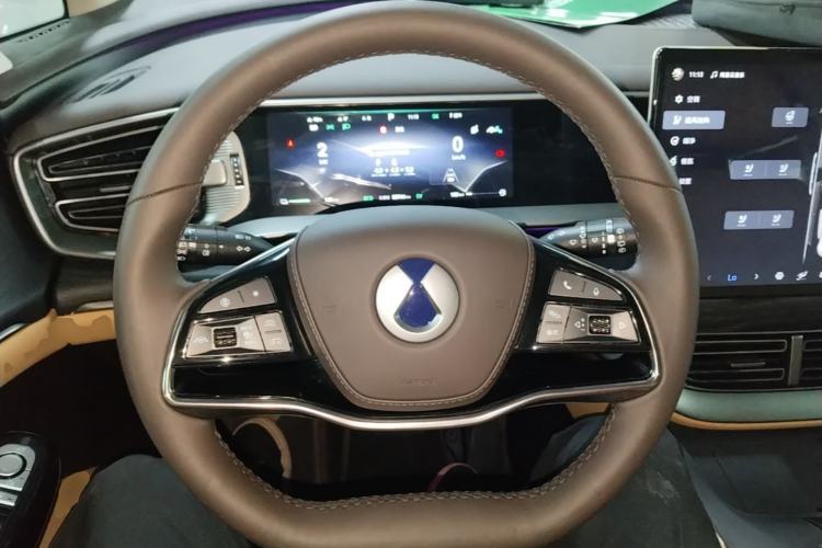 Used Denza D9 2024 DM-i 980 Four-Wheel Drive Flagship Model Steering Wheel