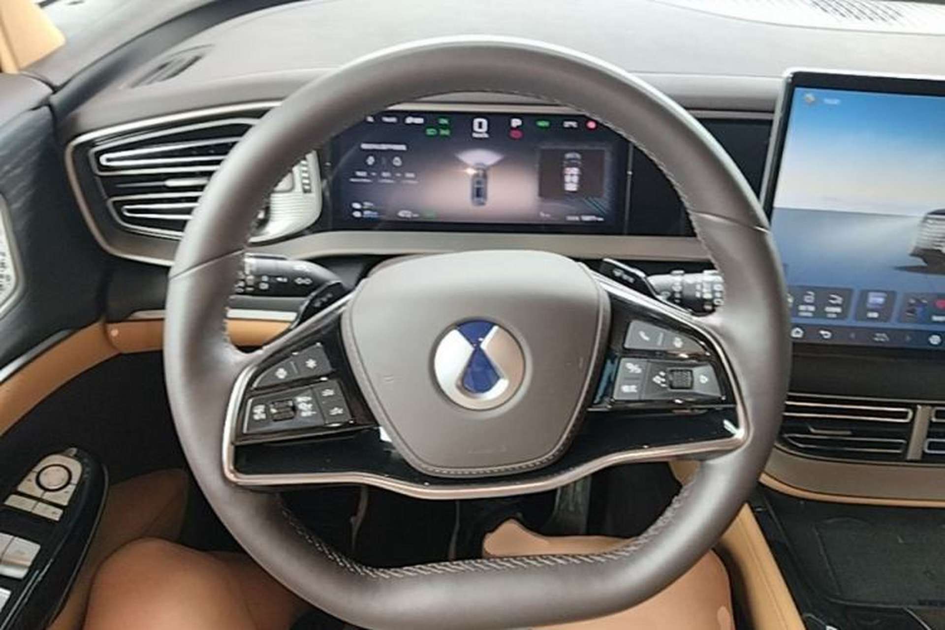 Used Denza D9 2024 DM-i 980 Four-Wheel Drive Flagship Model Steering Wheel