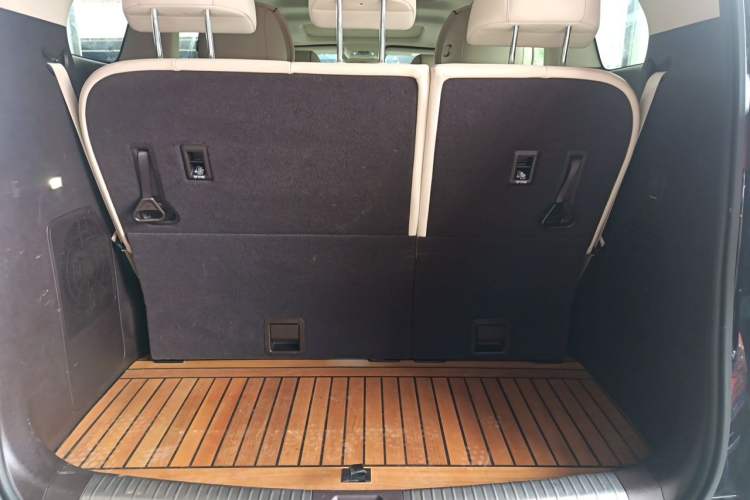 Used Denza D9 2024 DM-i 970 Luxury Model Trunk