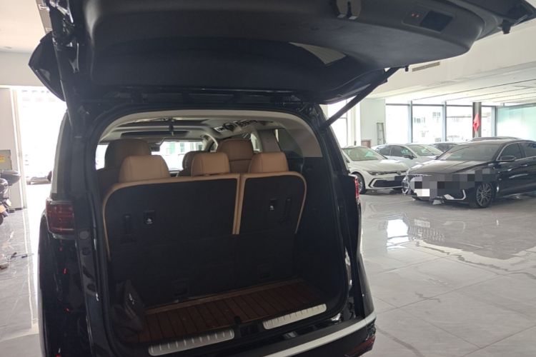 Used Denza D9 2024 DM-i 980 Four-Wheel Drive Prestige Model Trunk