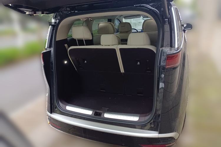 Used Denza D9 2024 DM-i 980 Four-Wheel Drive Prestige Model Trunk