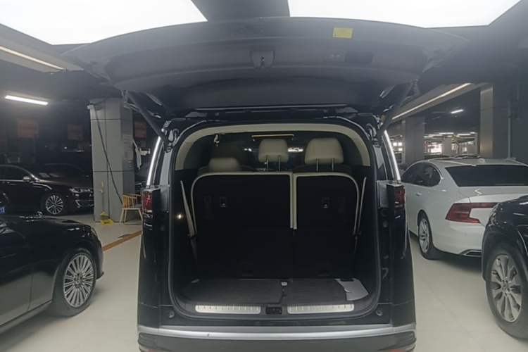Used Denza D9 2024 DM-i 1050 Luxury Model Trunk