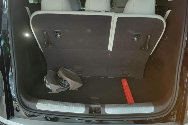 Used Denza D9 2024 DM-i 970 Luxury Model Trunk