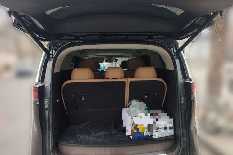 Used Denza D9 2024 EV 620 Premium Model Trunk