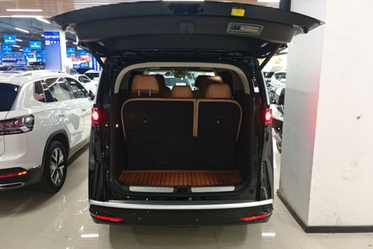 Used Denza D9 2024 DM-i 1050 Luxury Model Trunk