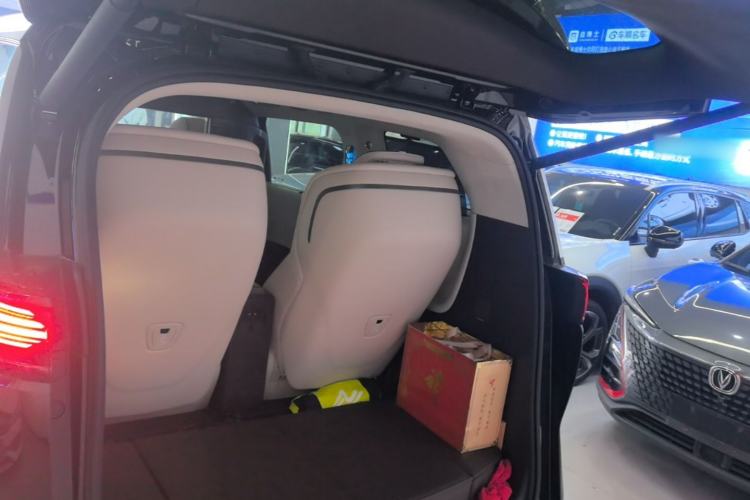 Used Denza D9 2024 PIONEER Four-Seat Pioneer Edition Trunk