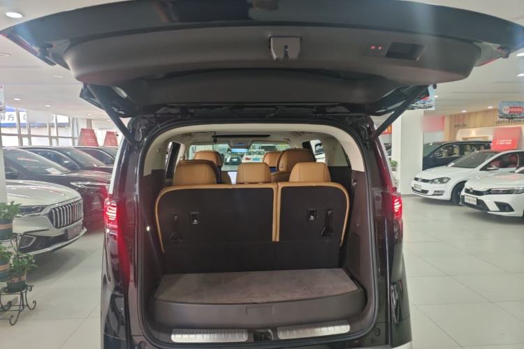 Used Denza D9 2024 DM-i 980 Four-Wheel Drive Prestige Model Trunk