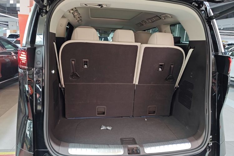 Used Denza D9 2024 DM-i 1050 Luxury Model Trunk