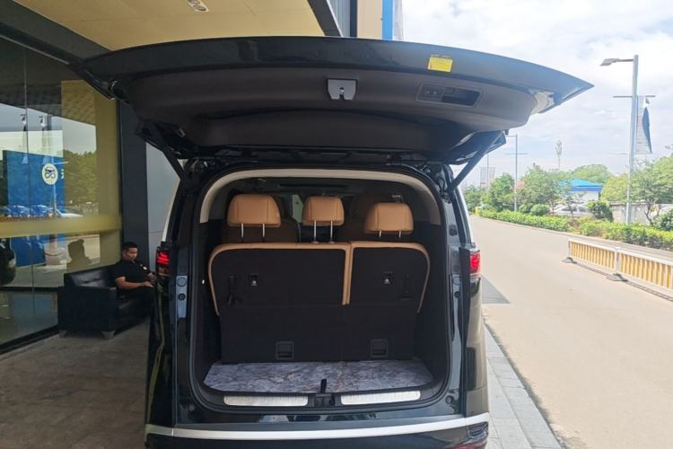 Used Denza D9 2024 DM-i 1050 Luxury Model Trunk