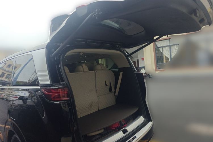 Used Denza D9 2024 DM-i 1050 Luxury Model Trunk