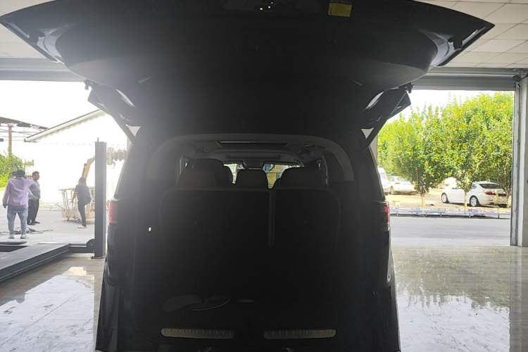 Used Denza D9 2024 DM-i 1050 Luxury Model Trunk