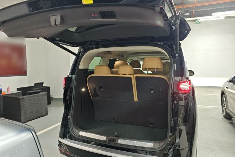Used Denza D9 2024 DM-i 1050 Luxury Model Trunk